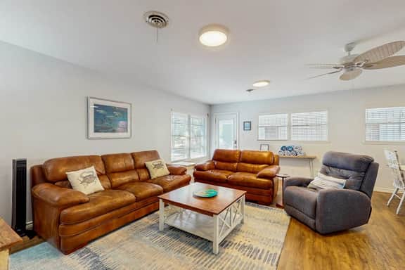 Little Bay Cottage - Image 3