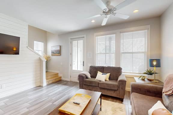 Beach Bummz Bungalow - Image 3