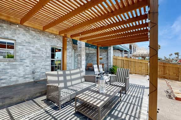 Water House Getaway - Image 2