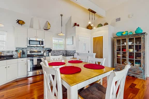 The Purple Beach House - Image 5