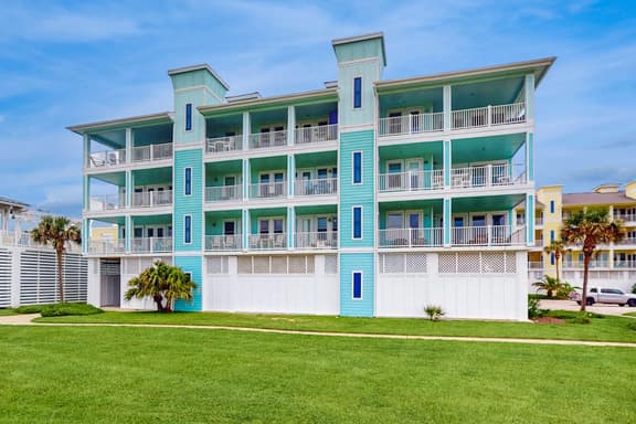 Pointe West Resort - Treasure on the Beach - Image 1
