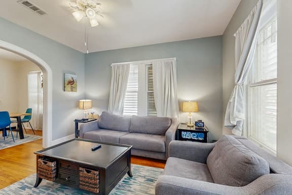 Sea Glass Cottage - Image 1
