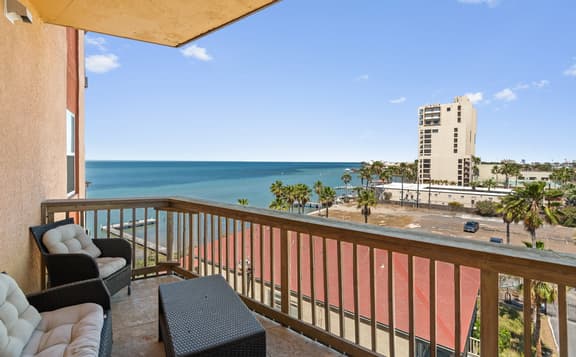 Galleon's Getaway - Monthly Stays, Bayfront, Pool - Image 1