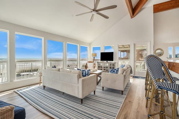 Vista Del Mar - Image 1