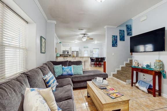 Pura Vida Unit A - Image 1