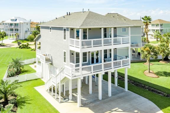 Seaside Paradise Retreat - Image 1