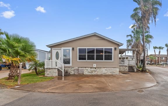 Driftwood Den - Resort Pools, Golf, Sleeps 6 - Image 1