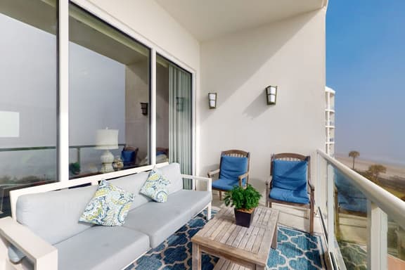Diamond Beach Resort Seawall Stunner - Image 1