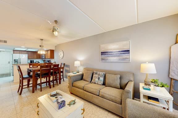 Sunrise Condo at Parklane - Image 1