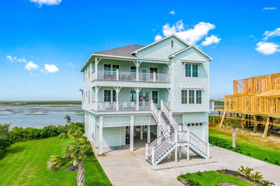 Pointe West - Bay Breeze Paradise - Image 1
