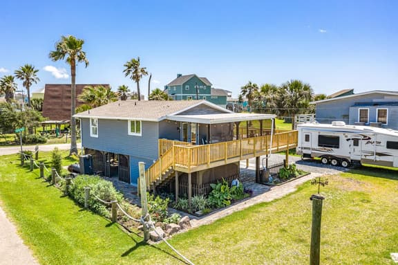 Roped in Gulf Cottage - Image 1