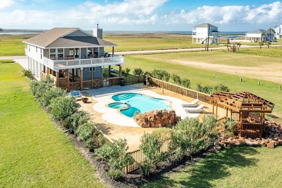 Bayside Paradise - Image 1