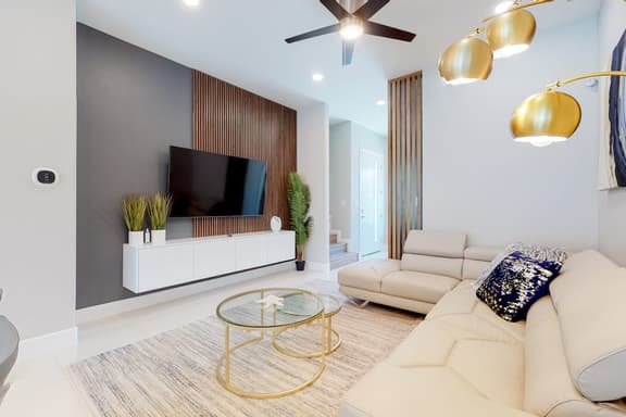 Dolphin Beach House - Image 1