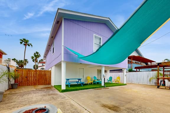 Beach & Chill at 109 E Dolphin - Image 1