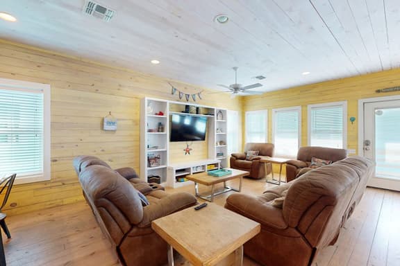 Ocean Village 18 Sea Ya Soon - Image 1
