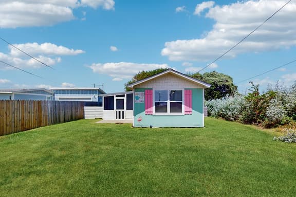 Flip Flop Cottage - Image 1