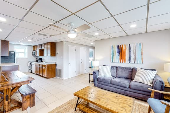 Unit 32, Island Retreat Resort - Image 1