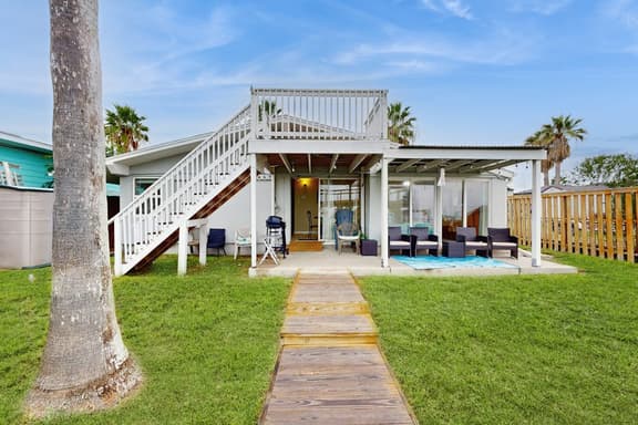 The Seahorse Cottage - Image 1